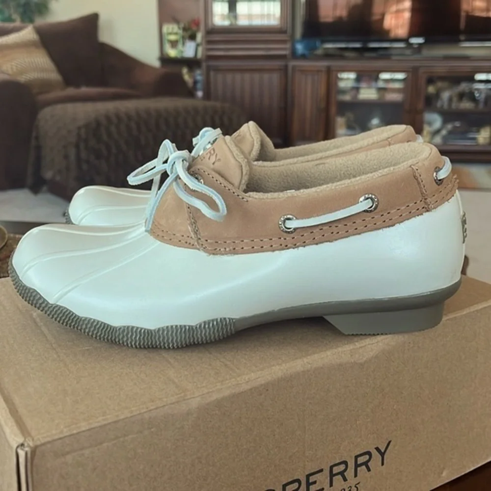 Brand New Sperry Saltwater 1-Eye Ivory Rain Boots Rubber Leather Collar Fleece